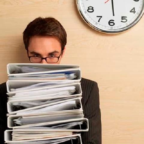 Двенадцать признаков подскажут, что в компанию могут внезапно нагрянуть налоговики