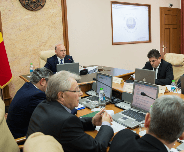 Guvernul a decis reducerea numărului instituţiilor cu funcţii de control