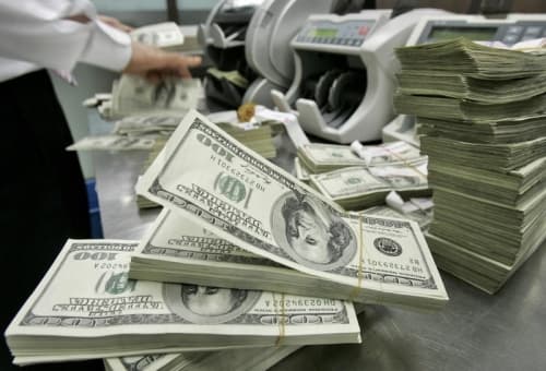 China risca saracia din cauza celor mai mari rezerve valutare din lume