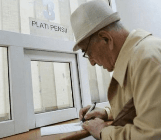 Oamenii care și-au pierdut actele necesare pentru acordarea pensiei, vor primi banii printr-o procedură simplificată