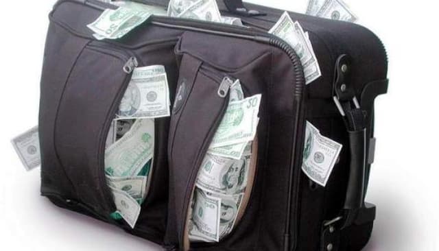 Только три банка из 11 в октябре нарастили кредитные портфели