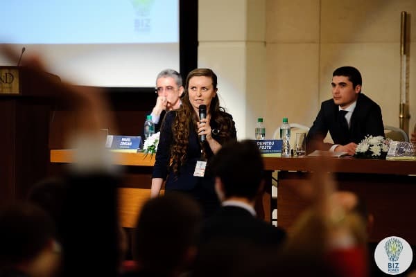 Oficialii fiscali în cadrul celei mai mari conferințe de business BIZPOWER 2014