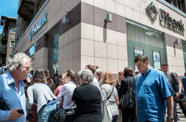 Bulgaria, în criză politică după neîncrederea în bănci