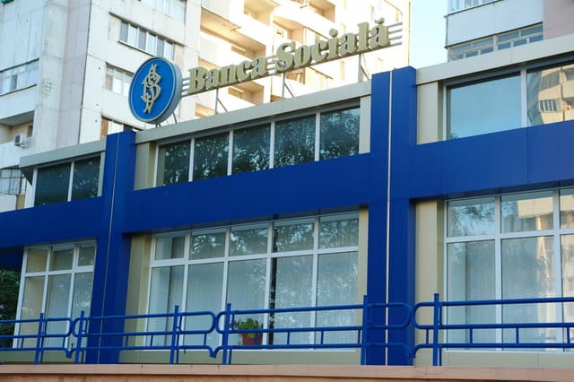 Banca Socială închide cinci agenții din țară