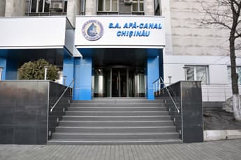 Представители Apă-Canal Chişinău консультируют потребителей