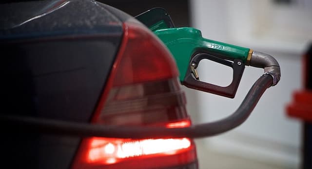 Средняя цена импорта бензина в 2016 г. была на $106 ниже чем 2015 г.