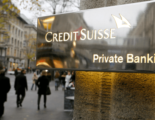 Banca elveţiană Credit Suisse a raportat o pierdere de 2 mld. euro: 4.000 de oameni, afară