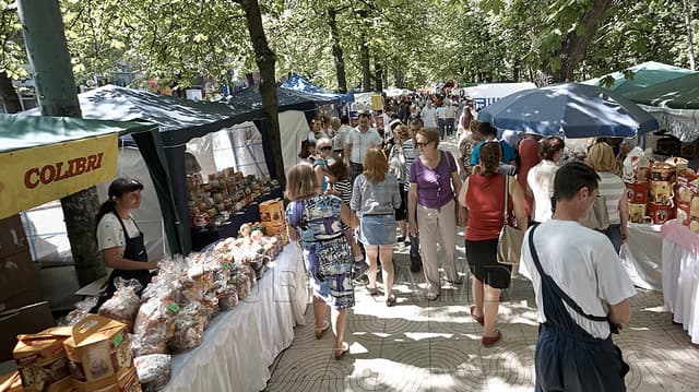 ANUNŢ! „Cu privire la respectarea reglementărilor în vigoare în cazul desfăşurării iarmaroacelor, expoziţiilor, festivalurilor şi diverselor măsuri cultural-sportive.”