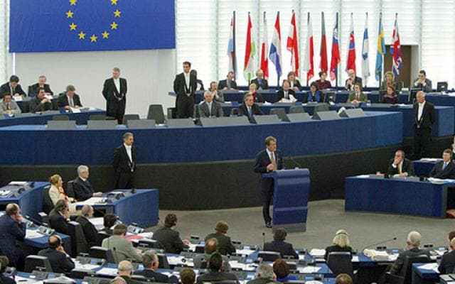 CE propune prelungirea termenului de plată a contribuţiilor suplimentare la bugetul Uniunii Europene