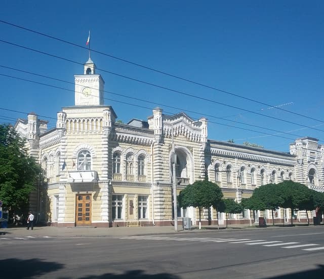 Familiile tinere din mun. Chișinău ar putea beneficia de compensații pentru plata serviciilor comunale