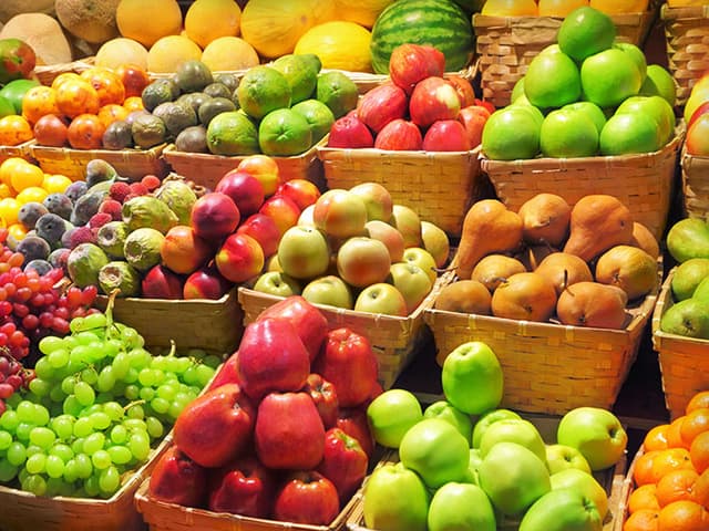 Rusia a permis exportul de fructe şi pomuşoare pentru 17 întreprinderi „pentru continuarea experimentului”