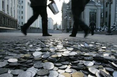 Leul continuă să se deprecieze