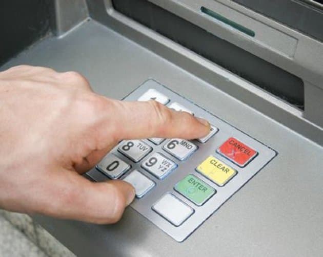 Bancomatele și POS terminalele unei bănci din țară - nefuncționale preț de 3 ore sâmbătă și duminică