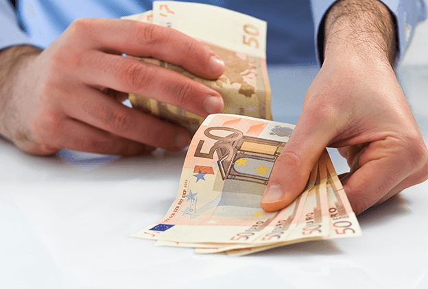 Din octombrie poţi trimite bani din Portugalia, Spania şi Italia, prin Poşta Moldovei, cu comision fix