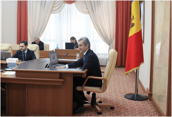 De pe 1 octombrie 2014, salariul minim pe țară va fi de o mie de lei