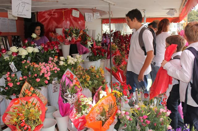 Problemele comercianților de flori au fost puse în discuție la Ministerul Economiei