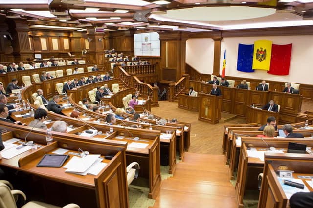 Парламент утвердил новый закон о малых и средних предприятиях