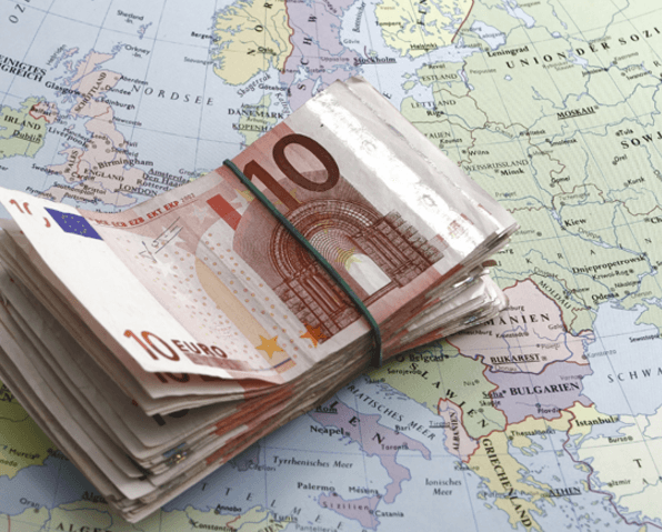 Cele mai mari patru bănci din Grecia rămân în proprietate privată după majorările de capital