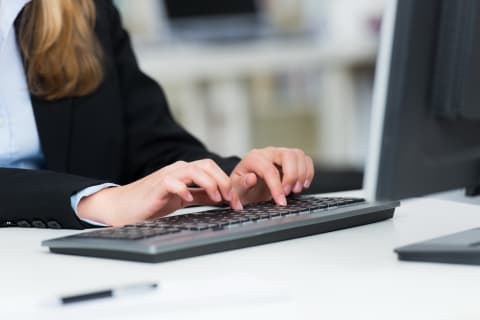Agenţii economici îşi vor putea înregistra afacerile on-line