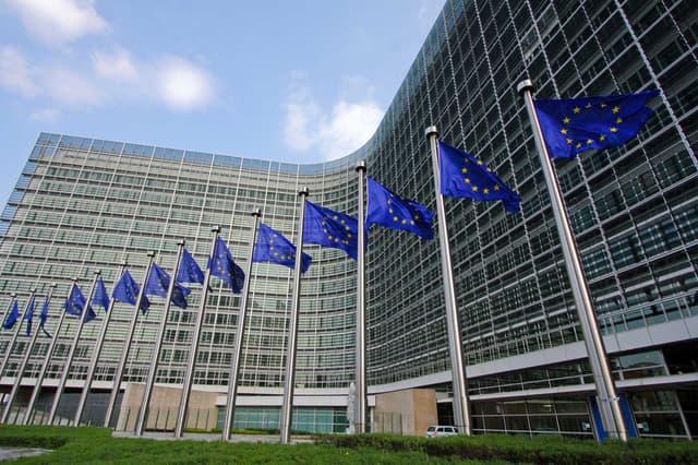 Ghidul proiectelor finanţate de UE