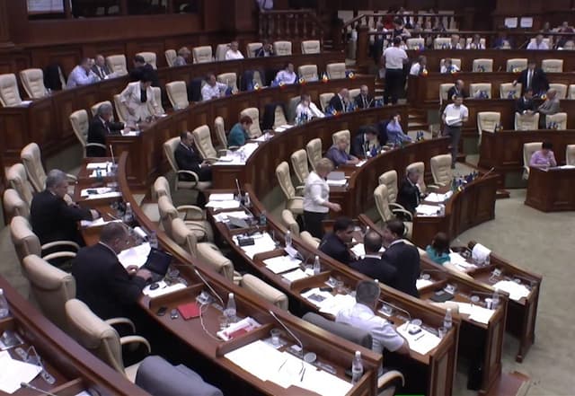 В следующем году парламент потратит более 135 миллионов леев