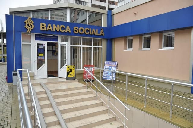 Banca Socială активно закрывает агентства