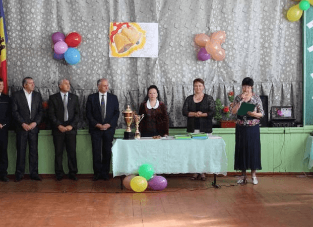Șeful Fiscului a fost astăzi alături de elevii și absolvenții liceului din satul natal