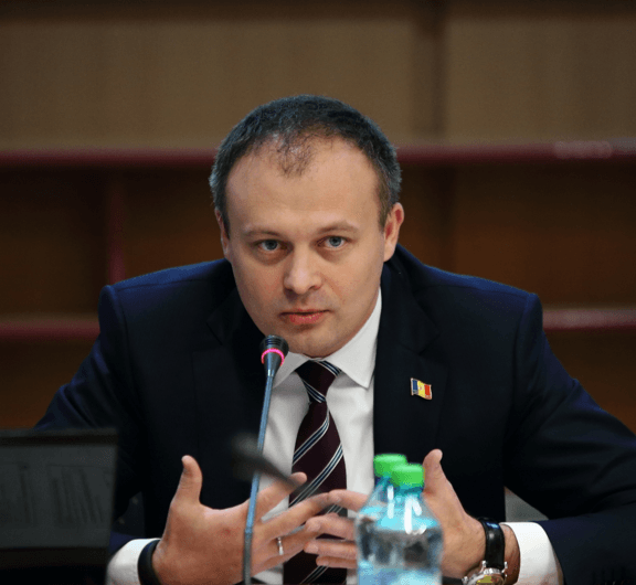 Candidatul la funcţia de guvernator al BNM va fi propus pînă la 10 decembrie