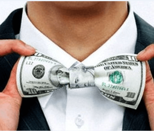 Китайский бизнесмен построил в офисе форт из банкнот