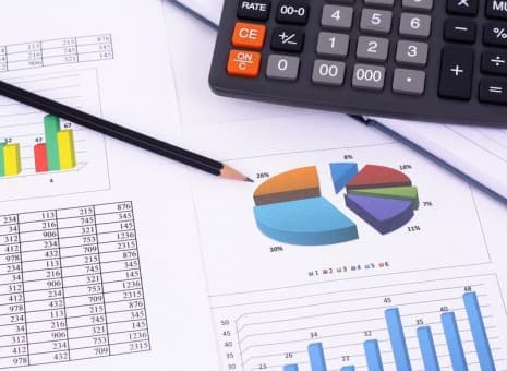 Rata medie pentru depozitele la termen în lei a fost în martie 2015 de 11,61%, în creştere cu 2,73 p.p. faţă de luna precedentă