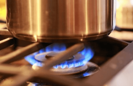 ANRE propune ca tariful la gazele naturale să fie mai mic decât cel aprobat în iunie