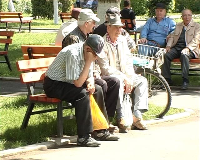 Pensionarii ar putea beneficia de un supliment de 180 de lei, numit pensie de bază
