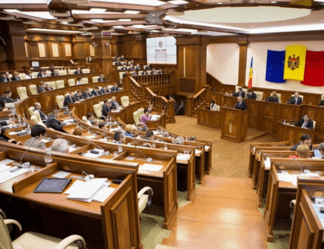 За правительство Филипа проголосовали большинство депутатов