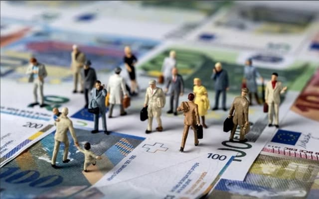 Accesul străinilor pe piața muncii: căutarea formulei reușite