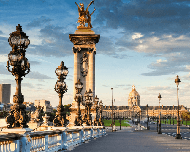 Parisul şi-ar putea bate monedă proprie pentru plata serviciilor locale