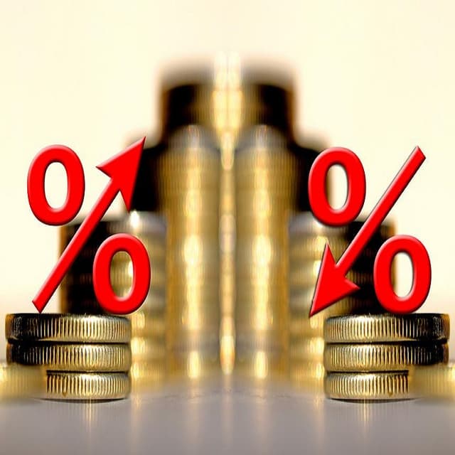 Moldovenii cheltuie mai mult decât câștigă