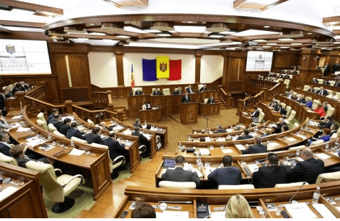 Parlamentul dezbate astăzi acordul de asistenţă financiară între România şi Republica Moldova