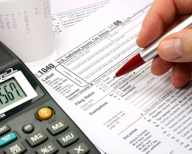 Luni, 17 august expiră termenul de achitare a impozitului pe bunurile imobiliare și impozitului funciar