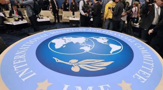 Guvernul pledează pentru iniţierea negocierilor unui nou program cu FMI