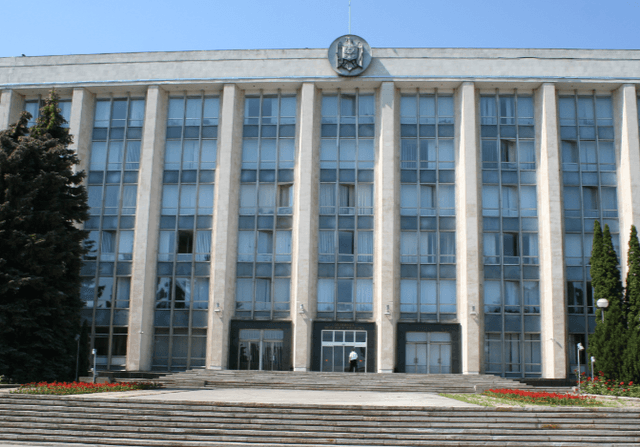 O comisie guvernamentală va decide utilizarea numelui statului în denumirile companiilor