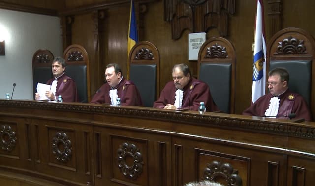 Unele sintagme din Legea privind SRL au fost declarate neconstituționale