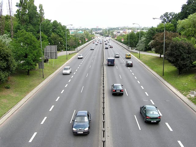 Scutirile pentru plata taxelor utilizării drumurilor naţionale, aprobate de Guvern