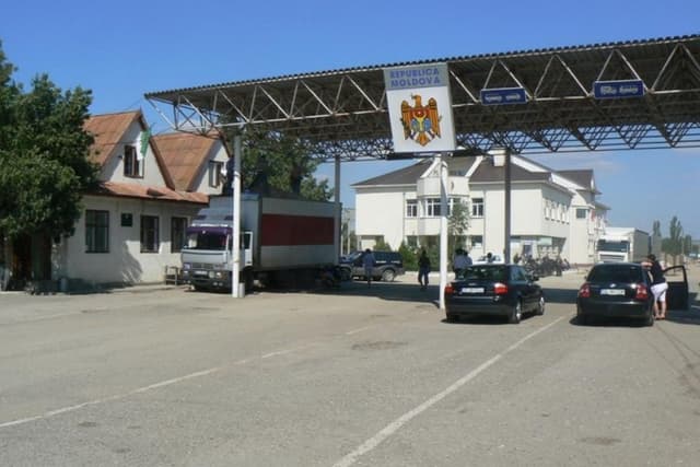 Два миллиона леев принесли в госбюджет сборы на автомобили с иностранными номерами