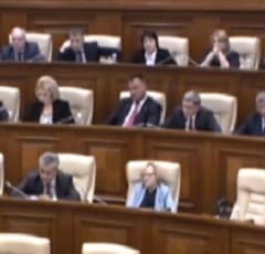 Scutirea de taxa  de stat a cetăţenilor străini care implementează proiecte, votată