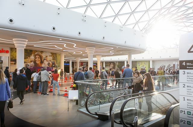 CNESP: centrele comerciale își vor relua activitatea în zilele de weekend