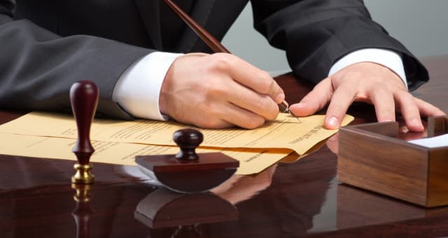 Calitatea serviciilor prestate de către notari va fi verificată