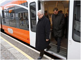Primul experiment al transportului gratuit într-o capitală europeană a atras mai mulţi plătitori de taxe