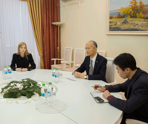 Priorităţile agendei moldo-chineze, discutate în cadrul întrevederii dintre Pavel Filip şi Zhang Yinghong