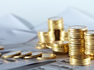 Politică fiscală pe 2015 stimulează populaţia să investească în alte instrumente financiare, decît cele bancare
