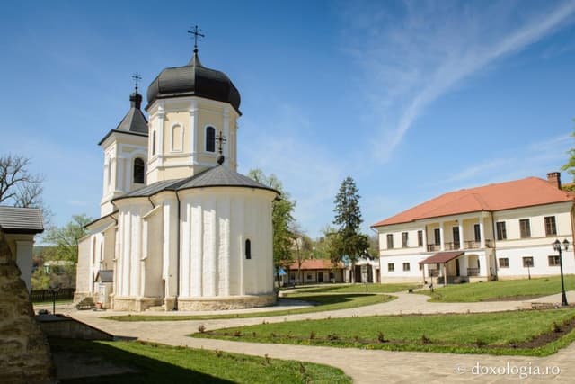 CNESP vine cu recomandări privind desfășurarea activităților cultelor religioase